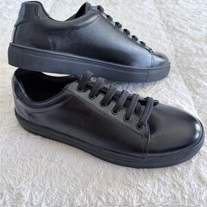 Rock & Republic Men’s Black Leather Textured Sneakers Size 42 (US 9)